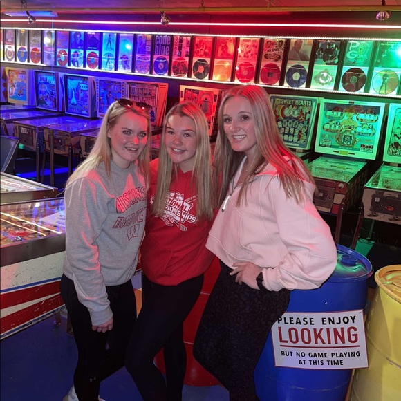 Meet your Posher, Kami - Picture 4 of 5